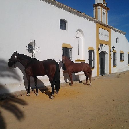 Hacienda La Indiana Hotel Los Palacios Y Villafranca Exterior photo