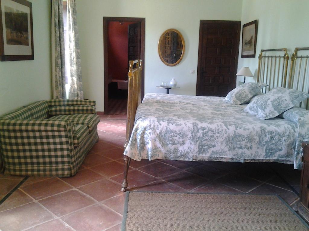 Hacienda La Indiana Hotel Los Palacios Y Villafranca Room photo