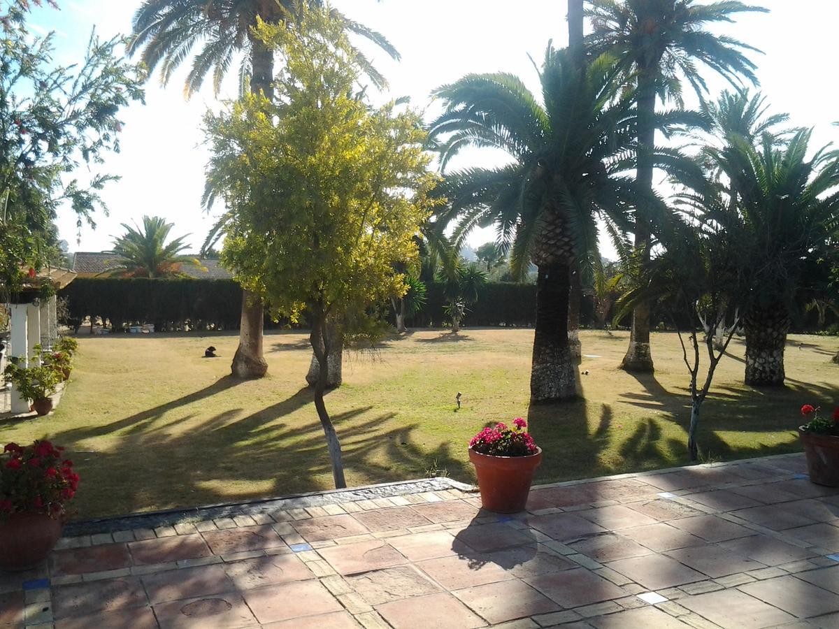 Hacienda La Indiana Hotel Los Palacios Y Villafranca Exterior photo
